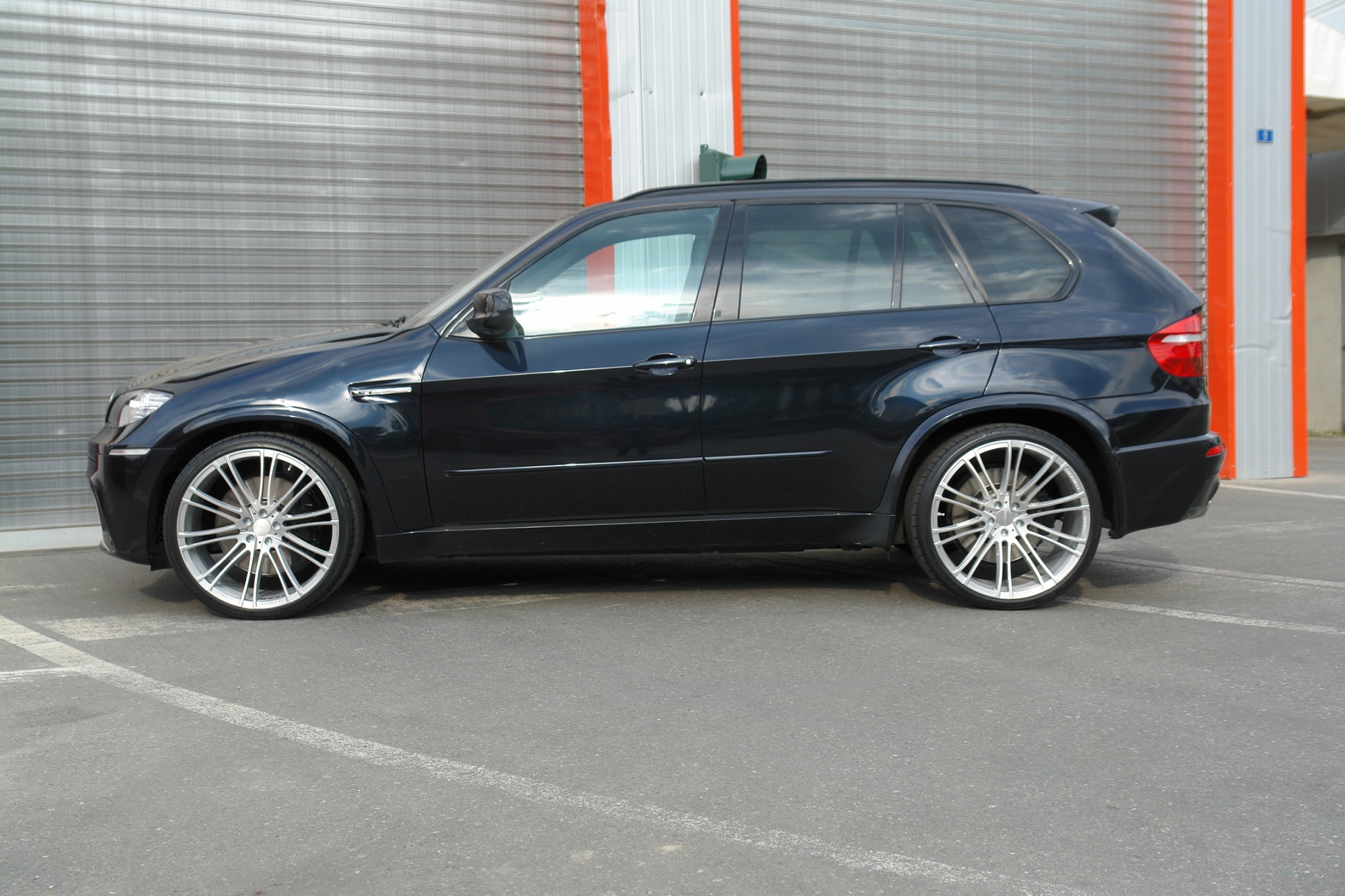 10_BMW_X5_M_E70_03.jpg