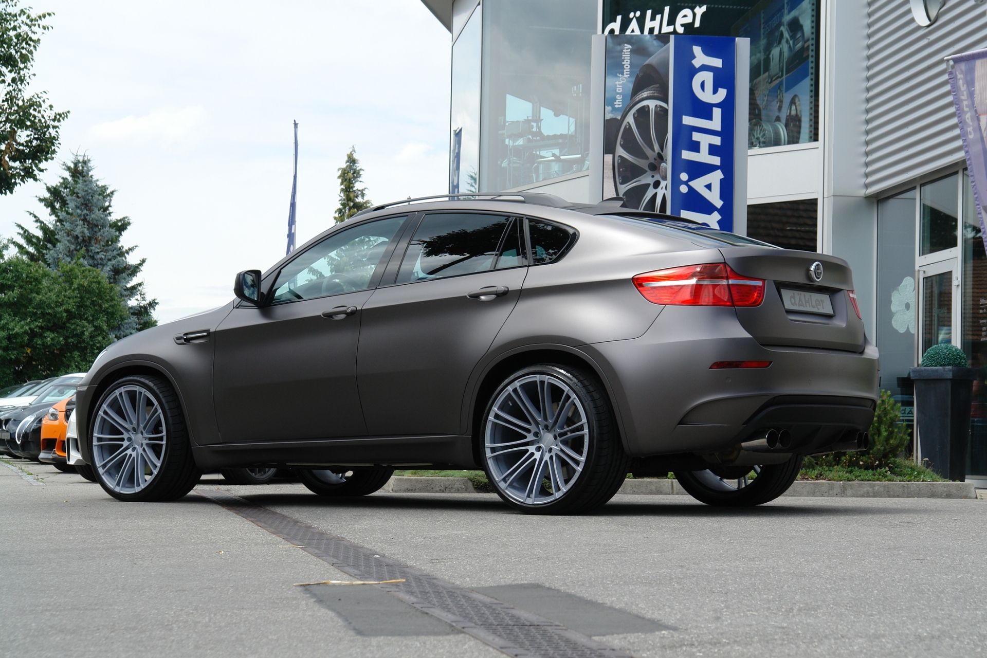20_BMW_X6_M_E71_03.jpg