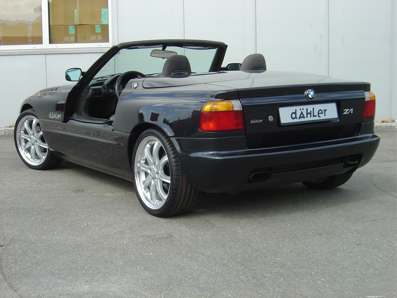 20_BMW_Z2_Roadster_02.jpg